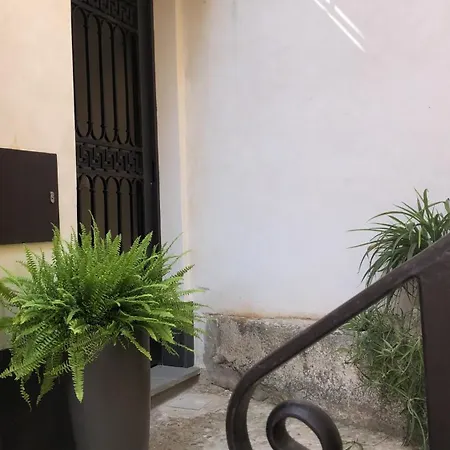 Daire Al Cortile Del Seminario Cefalù